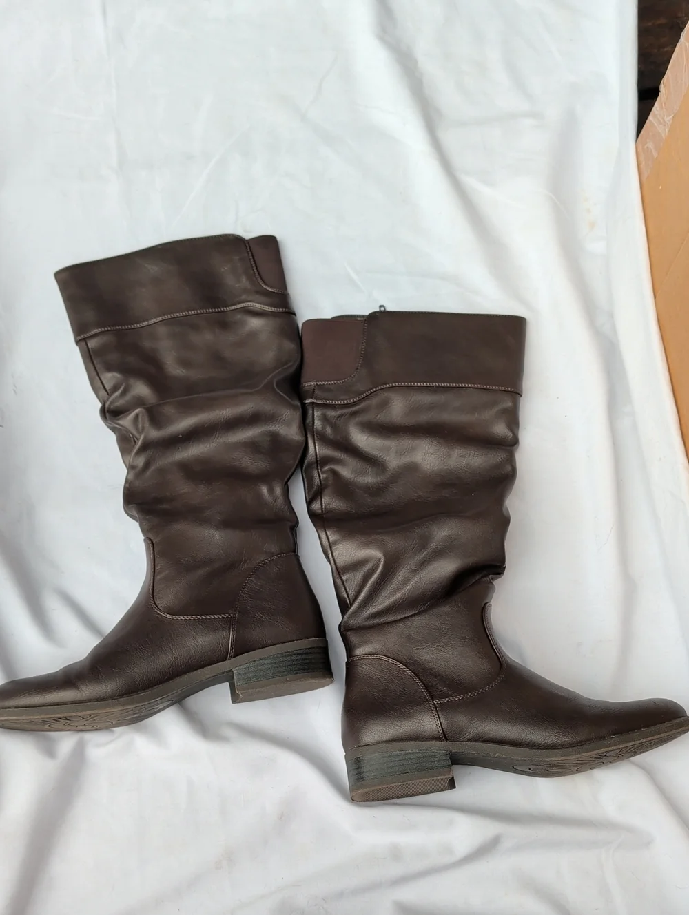Nine West Size 8M Knee-high Brown Faux Leather Side Zip Low-heeled Boots